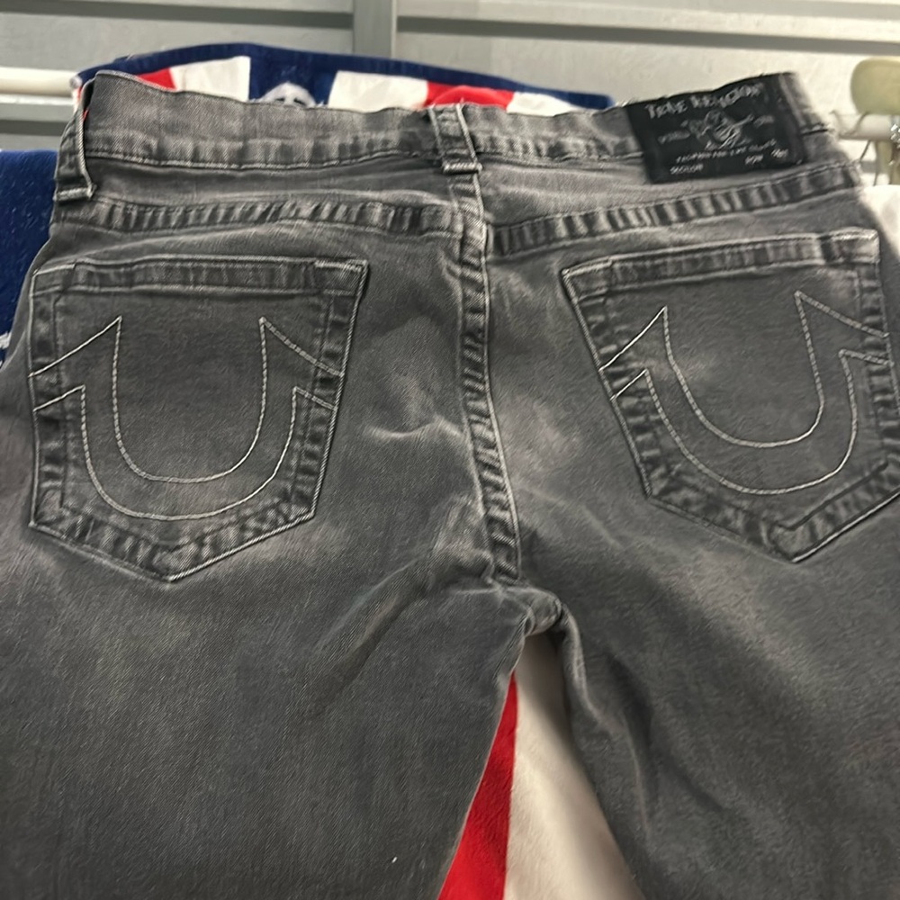 True Religion stretch jeans in dark gray, size 33 about 32l length… relax skinny